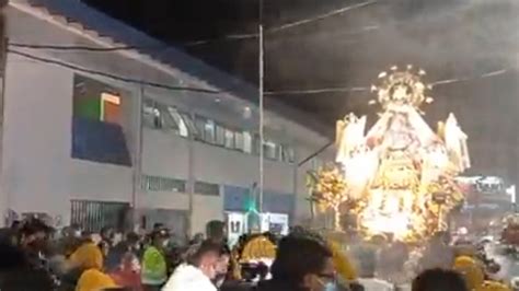 Puno: Feligreses recibieron a la Virgen de la Candelaria en acto de procesión - Radio Onda Azul