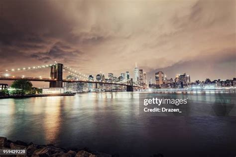 584 Brooklyn Bridge Night Scene Blurred Lights Stock Photos, High-Res ...