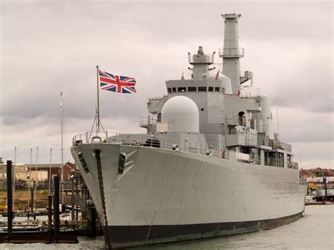 Royal Navy boost: Warships to be built by UK-based company - 'Bring shipbuilding home!' | UK ...