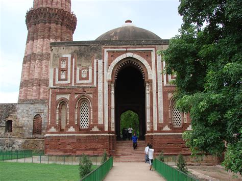 Quwwat ul Islam Mosque, Qutub Minar, Delhi Tourism 2023 | Mosque ...