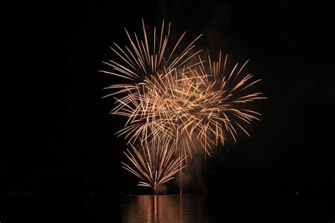 Histoire du feu d'artifice, un objet de l'été plein de panache