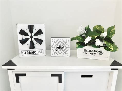 Two DIY Farmhouse Vintage Signs – DIY From House to Home