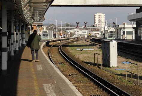 Trains, trams – and racism: how East Croydon Station became unsafe for minorities – Eastlondonlines