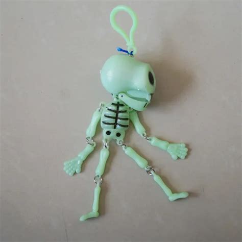 Novelty Funny Skeleton Toy Decoration Small Gift Plastic Skeleton Halloween Luminous Toys ...