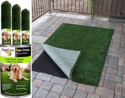 30 trendy apartment patio grass astroturf | Outdoor dog area, Backyard dog area, Dog area