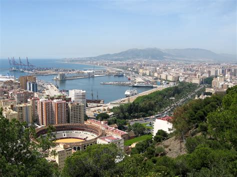 File:Puerto de Málaga 01.jpg - Wikimedia Commons