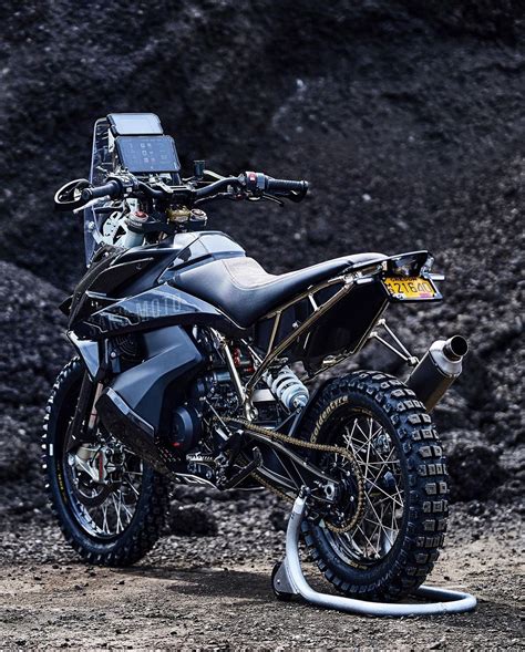 BACK COUNTRY CUSTOM: KTM 890 Adventure R by Saku Moto. - Pipeburn Off ...