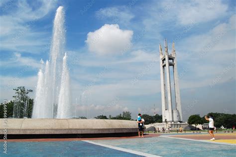 Quezon Memorial Circle Shrine and fountain in Quezon City, Philippines ...