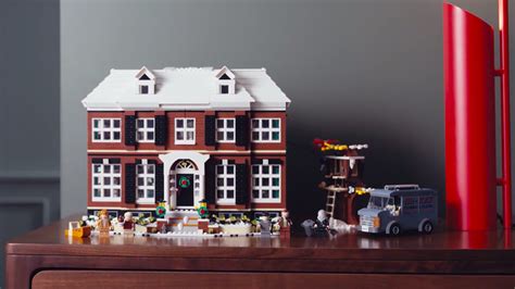 Cool Stuff: This Is The New Home Alone LEGO Set Of The McCallister House, You Have To Defend It