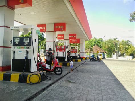 Mataram, Indonesia - September 07, 2021: Pertamina Gas Station in Mataram City, Indonesia ...