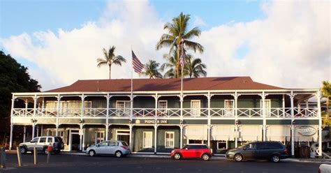 The Pioneer Inn downtown Lahaina Maui, where we met for pupus and a pitcher of beer. Ahhh...to ...