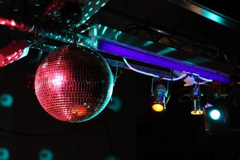 Affordable best DJ lights for aspiring DJs. - UNIQCUBE