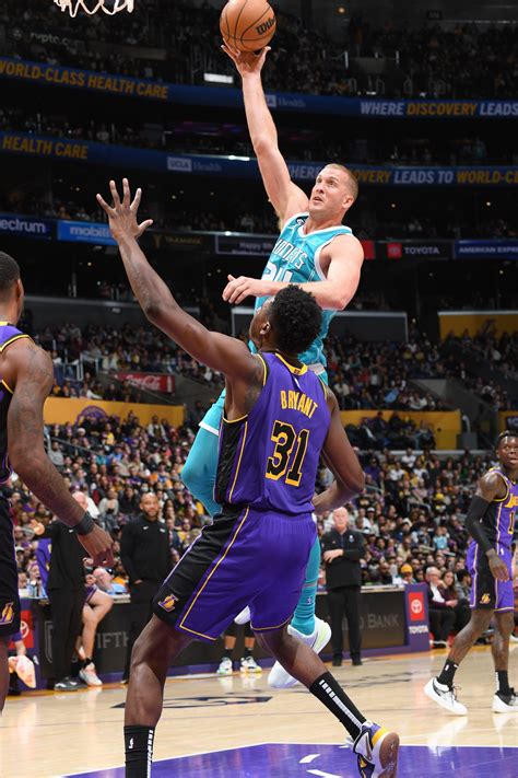 Hornets vs Lakers Gallery - 12/23/22 Photo Gallery | NBA.com