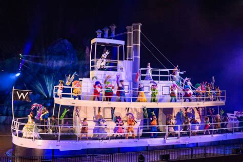 'Fantasmic!' at Disney's Hollywood Studios Adds Second Nightly Performance Through Mid-January ...