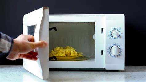 Is it safe to microwave food? - BBC Future