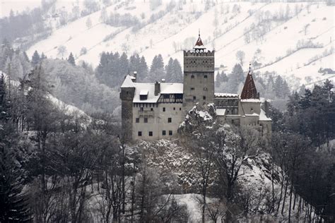 Romania: Visit Bran Castle, inspiration for Bram Stoker's Dracula ...