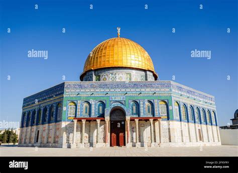 The Temple Mount, known as Haram esh-Sharif to Muslims, in Jerusalem ...