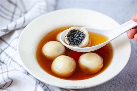 Tang Yuan with Black Sesame Filling (芝麻湯圓) | Oh My Food Recipes ...