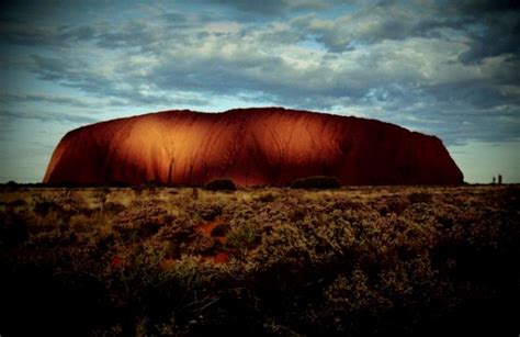 Uluru at Night in Northern Territory | HappyTrips.com