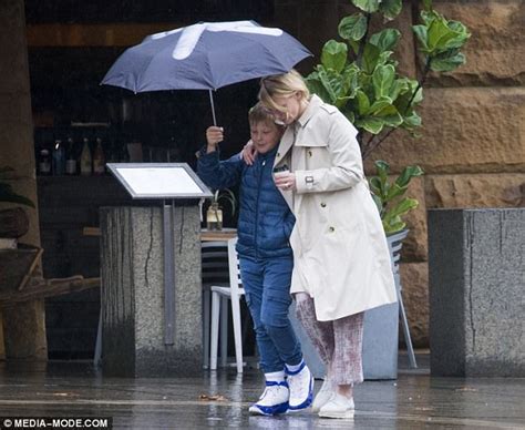 Cate Blanchett protected by son Roman in Sydney | Daily Mail Online