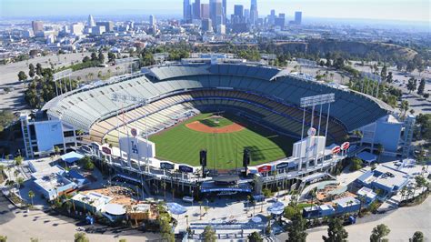 Tours of Dodger Stadium - oggsync.com