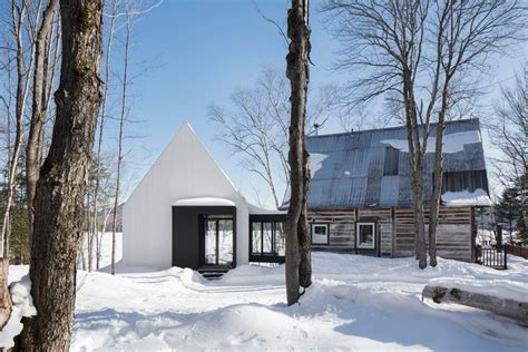 In Quebec chalet country, a traditional cabin meets its modern ‘sister’ - The Globe and Mail