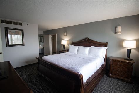 Wyndham Houston - Hotel Near NRG Stadium | Houston, TX Hotels