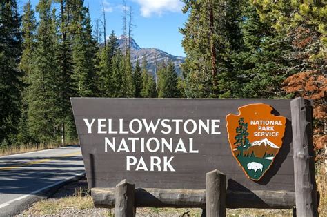 2 Days in Yellowstone Itinerary: What to Do + Best Tips