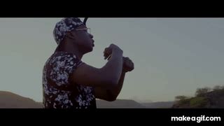 Ninho - Un Poco (Clip officiel) on Make a GIF