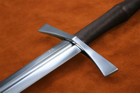 15th Century Hand and a Half sword (#1537) - Darksword Armory