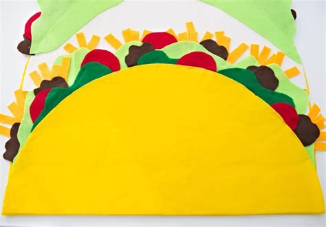 DIY NO-SEW FELT TACO COSTUME FOR KIDS