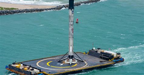 SpaceX Crew Dragon: impressive images capture Falcon 9 landing and return