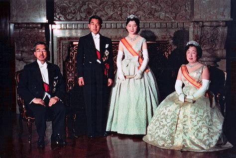 File:Crown Prince & Princess & Emperor Showa & Empress Kojun wedding 1959-4.jpg - Wikimedia Commons