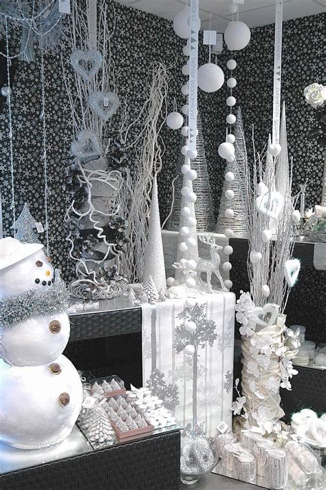 20+ Winter Wonderland Christmas Decorations Ideas - HMDCRTN