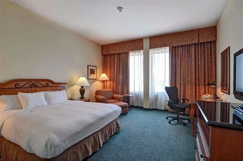 Hilton Austin Airport Hotel in Austin (TX) - Room Deals, Photos & Reviews