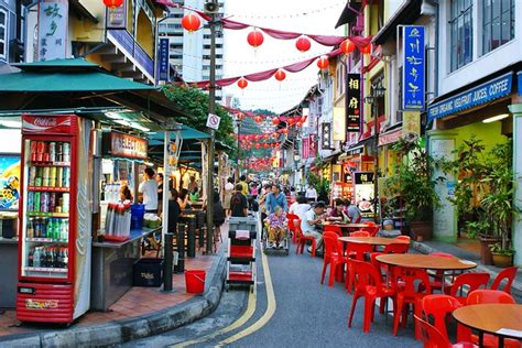 Why food lovers should visit Chinatown in Singapore. - Sonal Singh