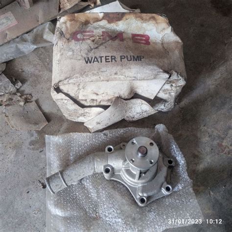 Jual waterpump water pump toyota hiace bensin rh11 corona 12r hilux rn20 pompa air hiace rh11 ...