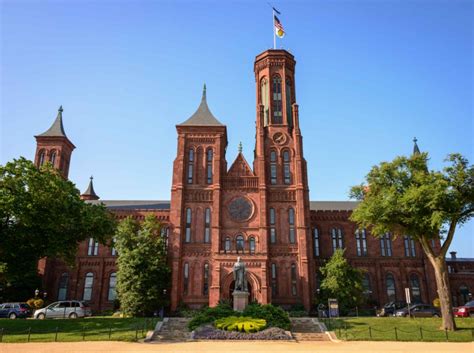 Smithsonian Castle - modlar.com