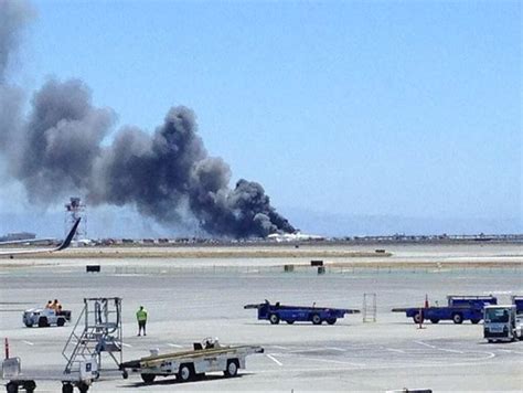 Plane Crash in San Francisco (23 pics)