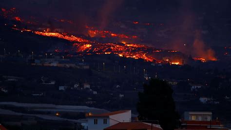 La Palma volcano eruption: Several earthquakes shake Spanish island amid fears lava flow could ...