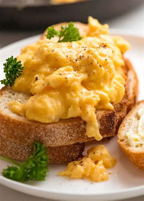 Scrambled Eggs | Recipe in 2020 | Recipes, Breakfast recipes easy ...