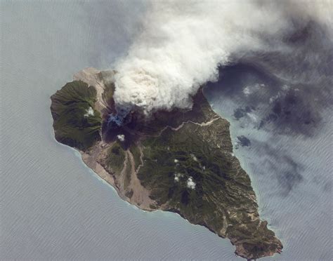 Ash and Steam Plume, Soufriere Hills Volcano, Montserrat : Image of the Day