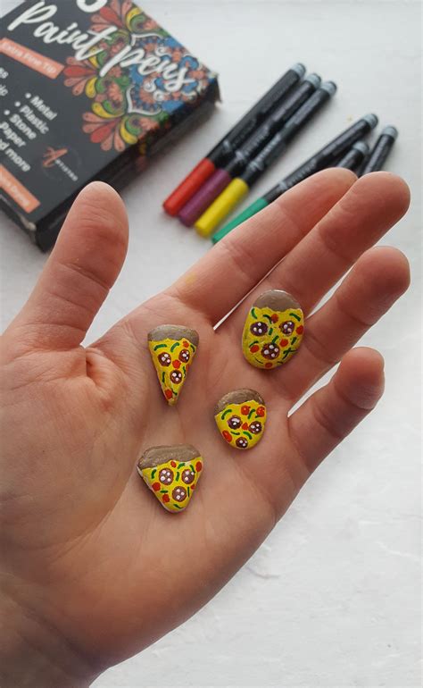 Sausage pizza painted rocks | Paint pens for rocks, Painted rocks ...