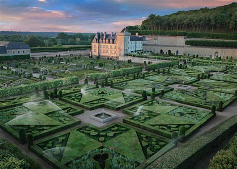 The Music Garden in the gardens of the Château de Villandry (37)