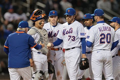 New York Mets Super Fan-Turned Troll Joins Fans in Mercilessly Mocking ...