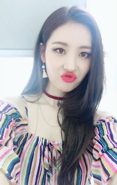 Check out the cute selfie from Wonder Girls' SunMi - Wonderful Generation