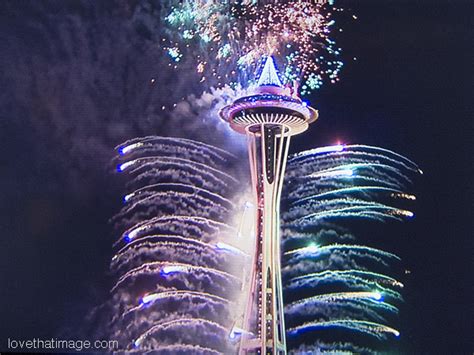 Space Needle fireworks | Sara's Fave Photo Blog