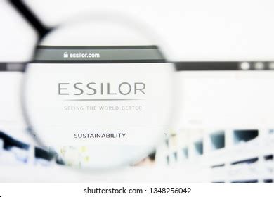 Essilor Logo Vector (.EPS) Free Download