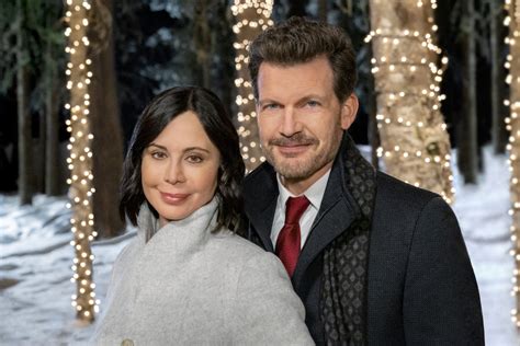 Hallmark's 'Meet Me At Christmas' Catherine Bell, Mark Deklin