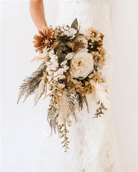 10 Things To Consider If You're Using Silk Flowers For Your Wedding ⋆ Ruffled